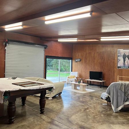 Self Contained Open Shed Space Wainui  Esterno foto