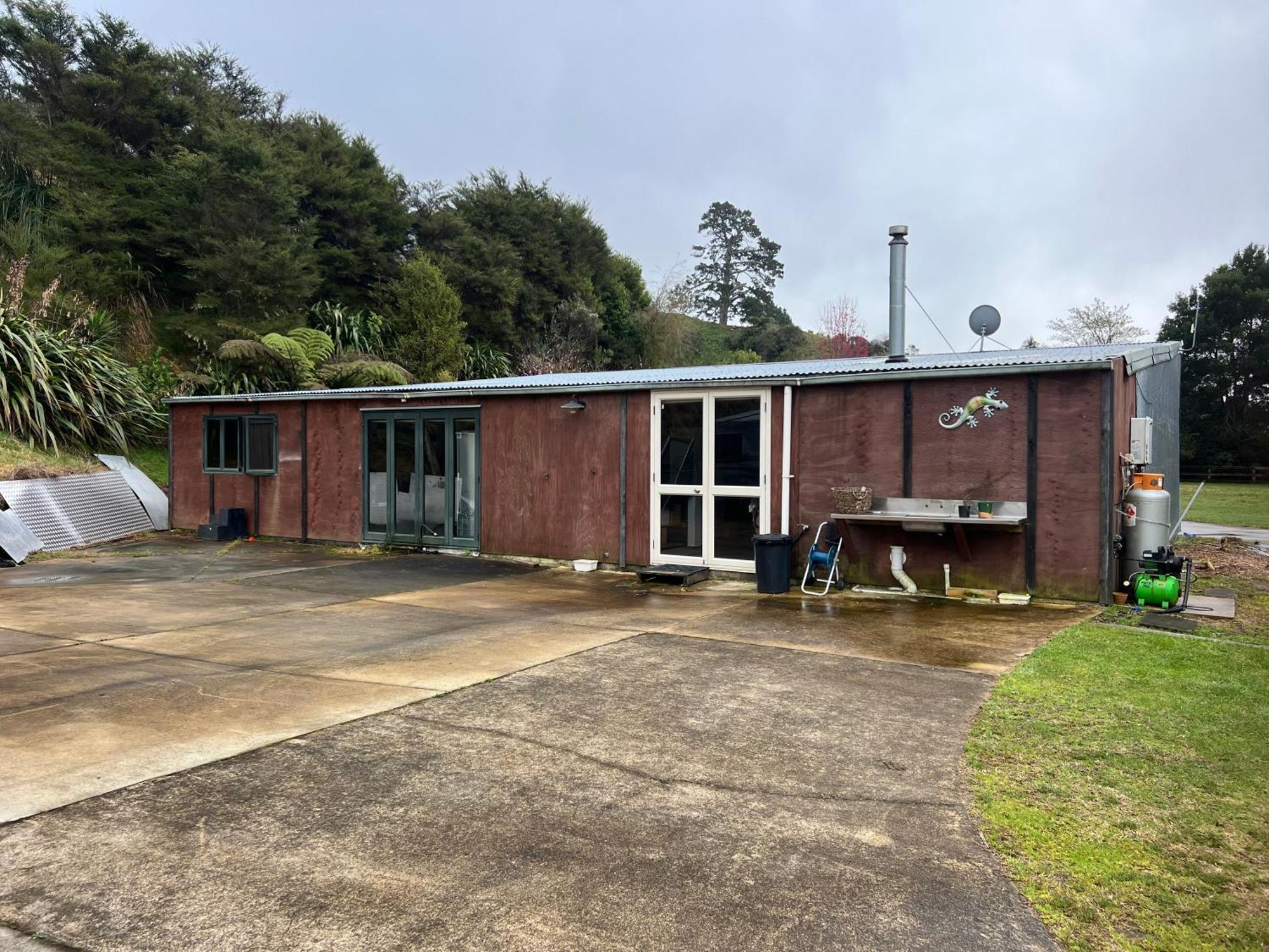 Self Contained Open Shed Space Wainui  Esterno foto