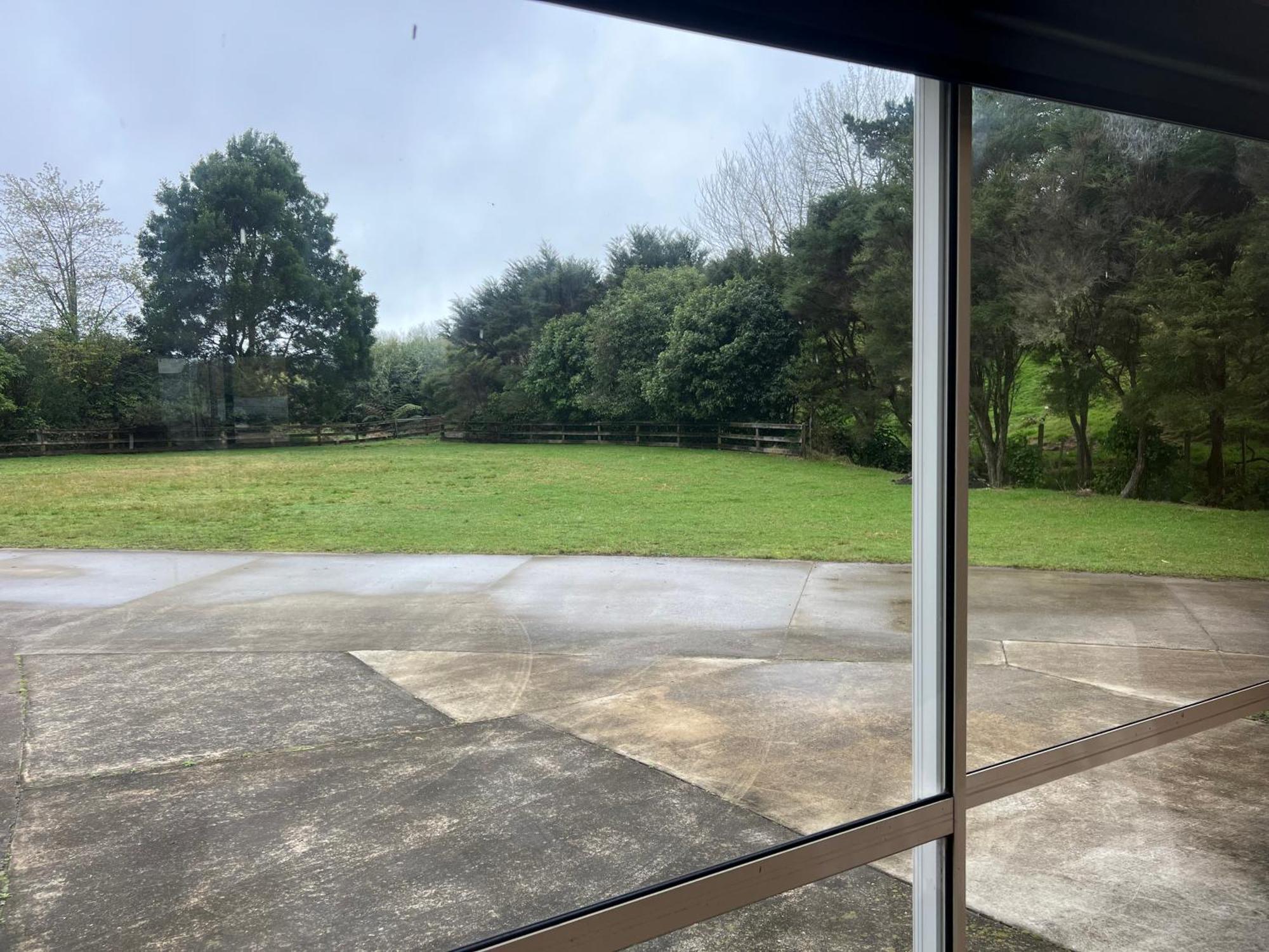 Self Contained Open Shed Space Wainui  Esterno foto
