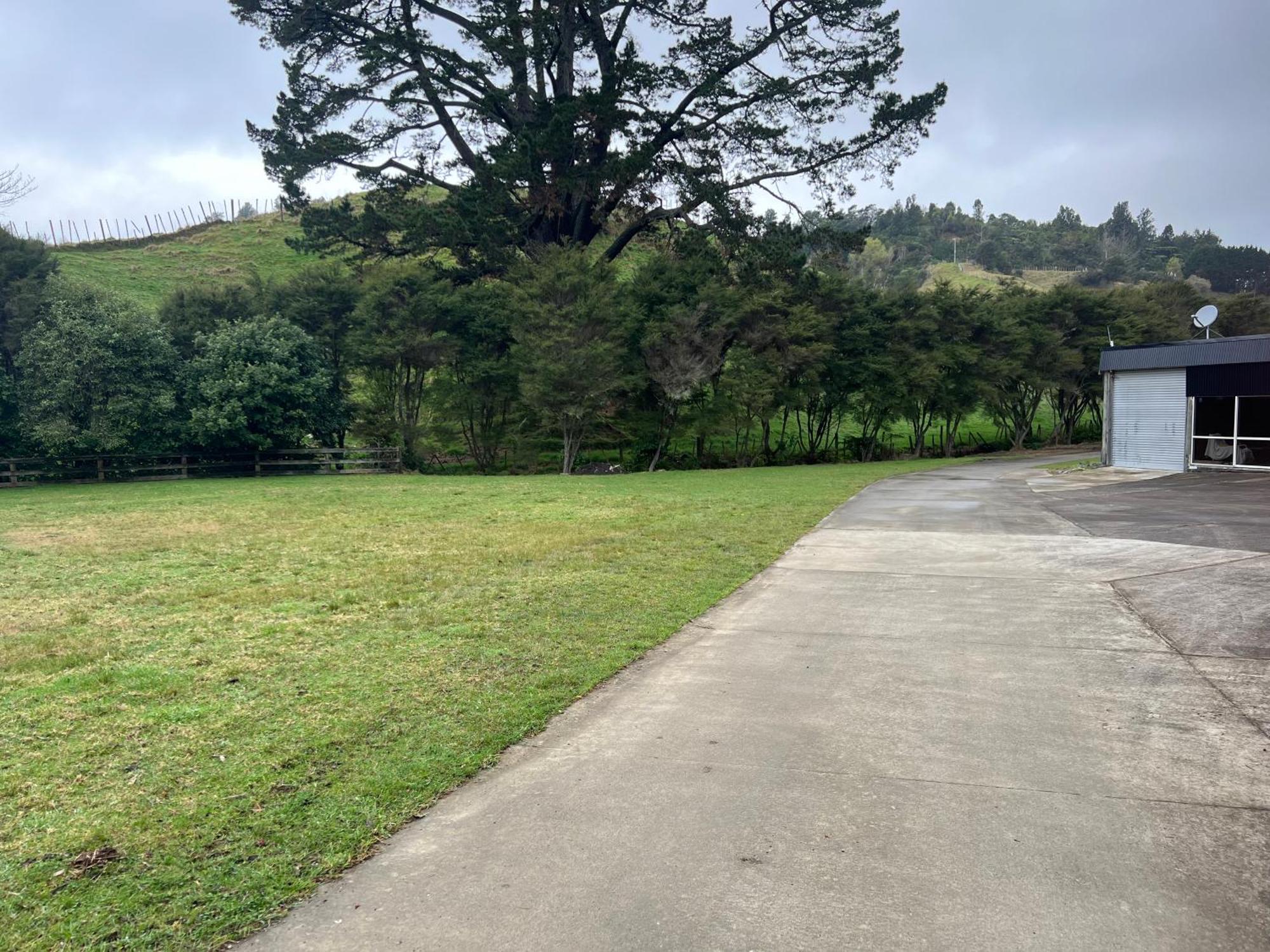 Self Contained Open Shed Space Wainui  Esterno foto