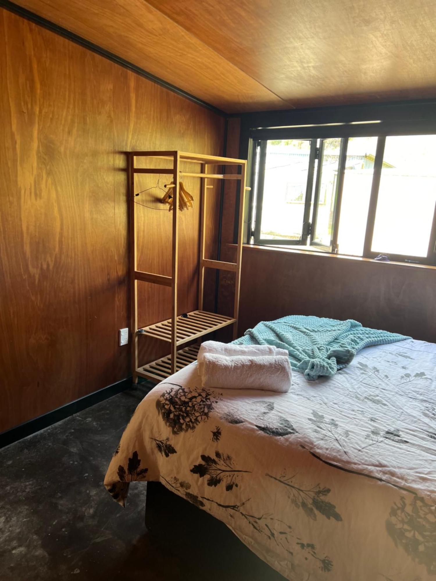 Self Contained Open Shed Space Wainui  Esterno foto