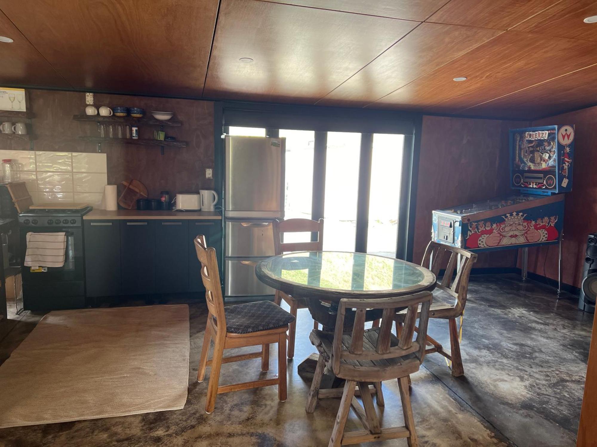 Self Contained Open Shed Space Wainui  Esterno foto